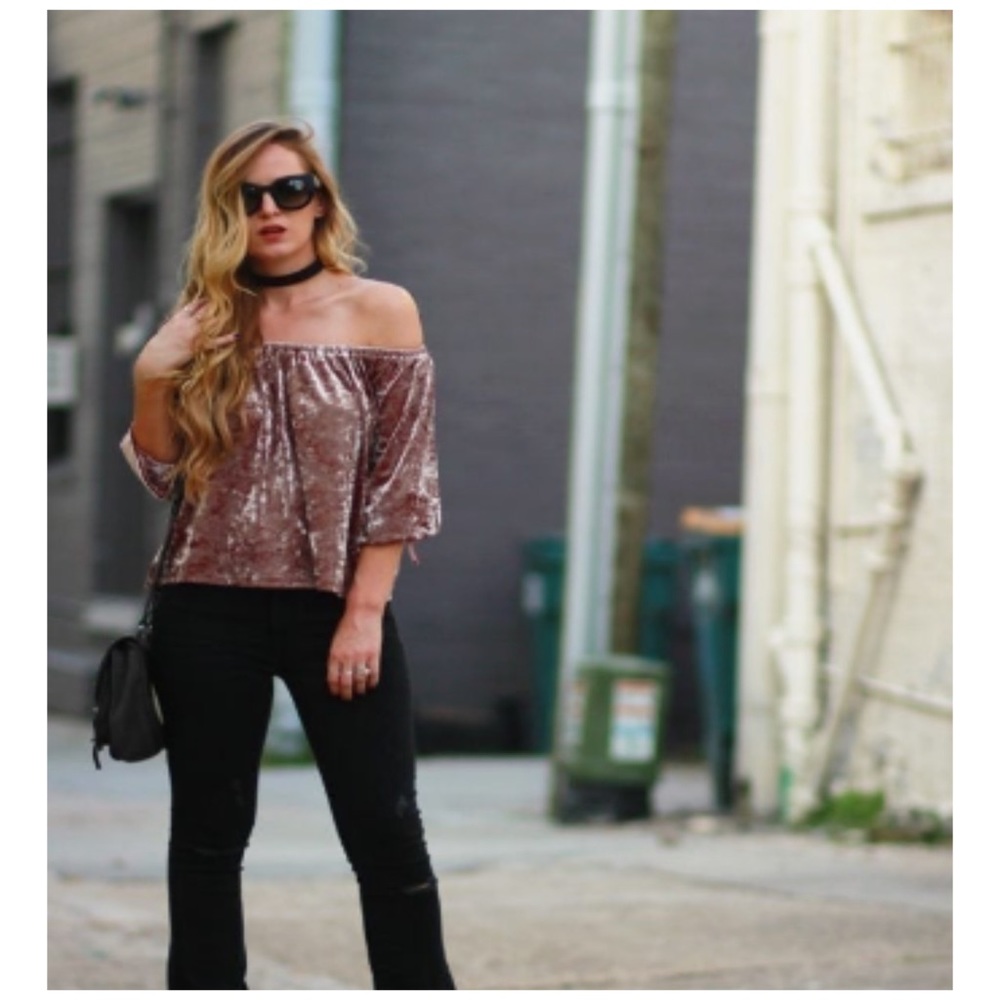 Plum pink velvet off the shoulders top - Picture 6 of 11